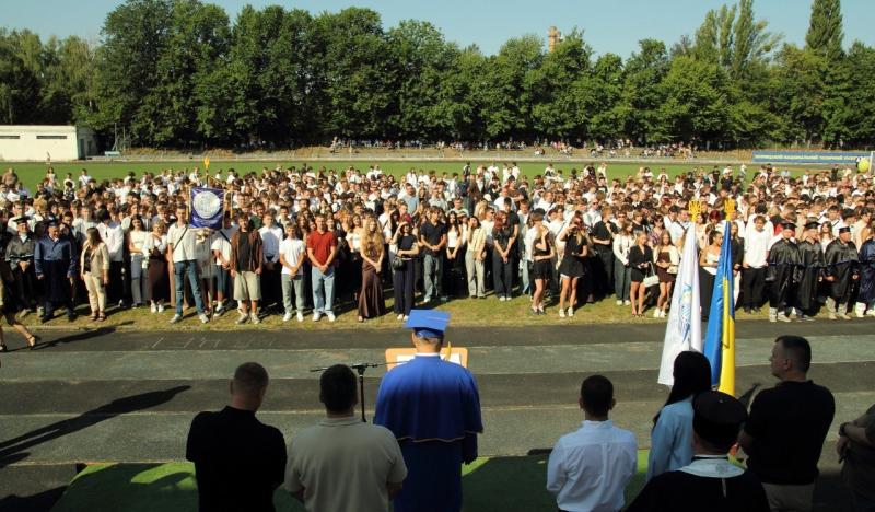 ПОНАД ДВІ ТИСЯЧІ ПЕРШОКУРСНИКІВ СЬОГОДНІ ОФІЦІЙНО СТАЛИ ЧАСТИНОЮ ВЕЛИКОЇ СТУДЕНТСЬКОЇ РОДИНИ ВНТУ