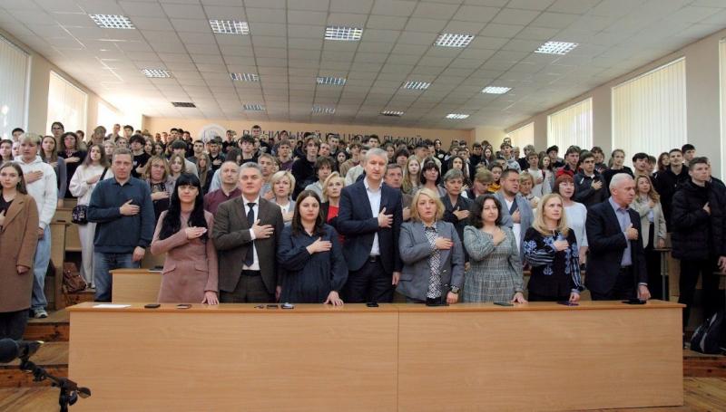 «Тримають стрій. Тримають Україну»: Година мужності до Дня захисників і захисниць України